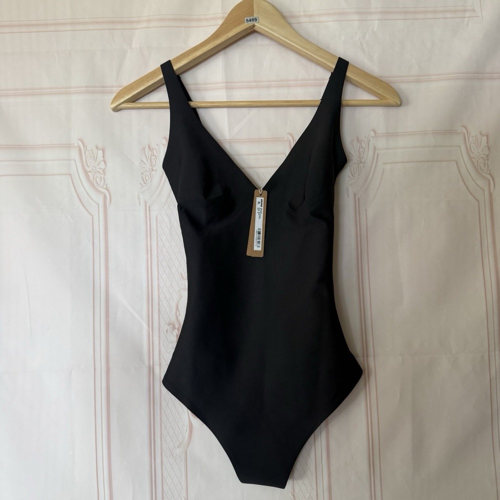NWT SKIMS Body Core Sculpt Plunge Thong Bodysuit Onyx Black Size Medium